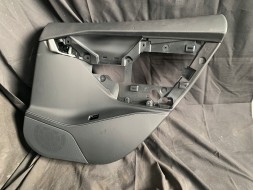 TESLA TECHNICS Оббивка дверей Tesla S, права карта дверей 1008105-15-L НОВА