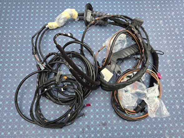 BMW OE KABLE PRZEWOD BAGAŻNIKA LEWY BMW 5 E61 9114325 QUALI01.09,25 КАБЕЛІ ШНУР БАГАЖНИКА ЛІВИЙ BMW 5 E61 9114325