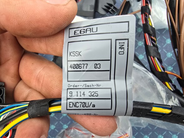 BMW OE KABLE PRZEWOD BAGAŻNIKA LEWY BMW 5 E61 9114325 QUALI01.09,25 КАБЕЛІ ШНУР БАГАЖНИКА ЛІВИЙ BMW 5 E61 9114325