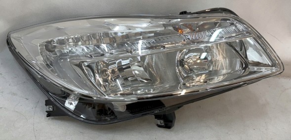 Hella 1LJ 009 630-341 Фара передняя правая лампа Opel Insignia