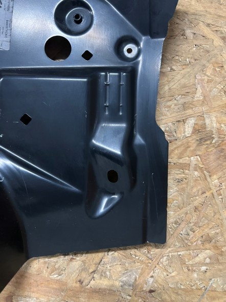 Volvo OE VOLVO S40 II 2004 - 2012 PANEL NADWOZIA PAS TYŁ PRAWY 31214592 VOLVO S40 II 2004 - 2012 ПАНЕЛЬ КУЗОВА РЕМІНЬ ЗАДНІЙ ПРАВИЙ 31214592