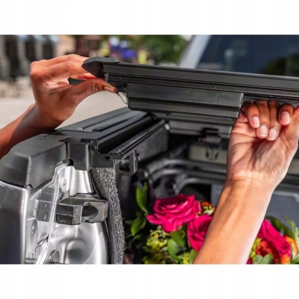 Китай 448810VA BAKFLIP MX4 Жорстка кришка пакета складана ролета Volkswagen Amarok 2023-