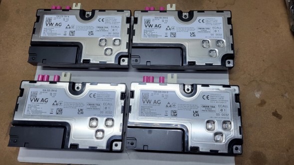 Volkswagen OE MODUŁ STEROWNIK USŁUG ONLINE VW SKODA 10A035284G LEGALNY Модуль Контролер ОНЛАЙН-послуг VW Id3 Id4 Cupra Audi ETron 10A035284G ЛЕГАЛЬНИЙ