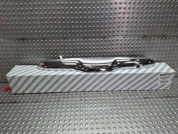 Fiat OE S26337871 ХРОМОВАНА НАКЛАДКА КЛАПАНА 0735516207 FIAT 500 2007-