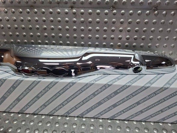 Fiat OE S26337871 ХРОМОВАНА НАКЛАДКА КЛАПАНА 0735516207 FIAT 500 2007-