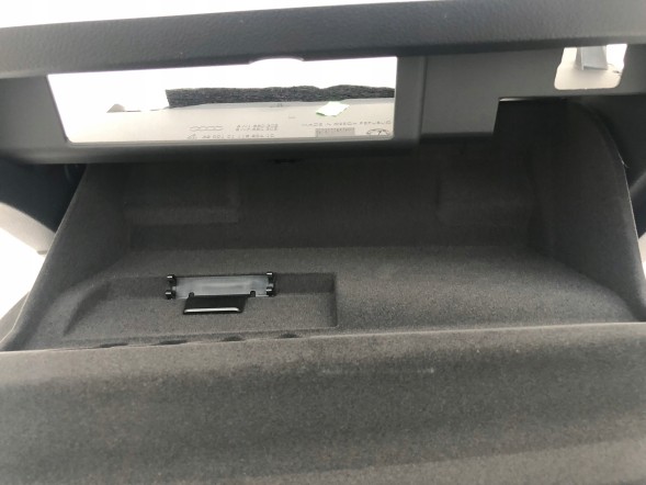 Audi OE 8W1880302 6PS USA _auditeile_ Бардачок пасажира AUDI A4 S4 B9 8W 8W1880302 6PS США